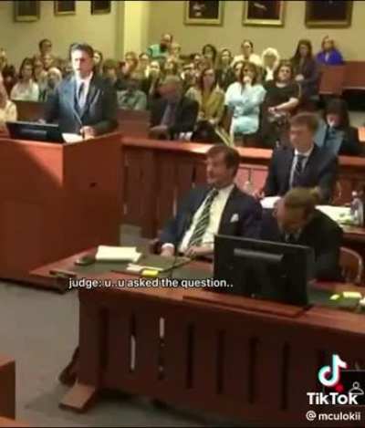 Johnny Depp can’t stop laughing at Amber Heard’s Lawyer🤡.