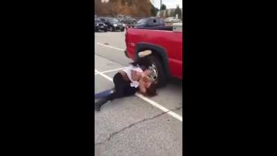 girls fighting