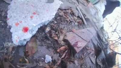 (Translated version) Video of a brutal close knife fight between a Ukraine and a Russia soldier.