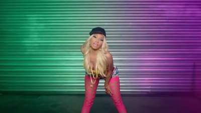 NICKI MINAJ (W/ WALE)