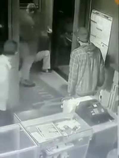 Man kicked out of strip club come backs with gun and gets KO’ed