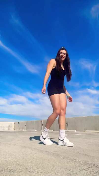 Shuffle dance babe