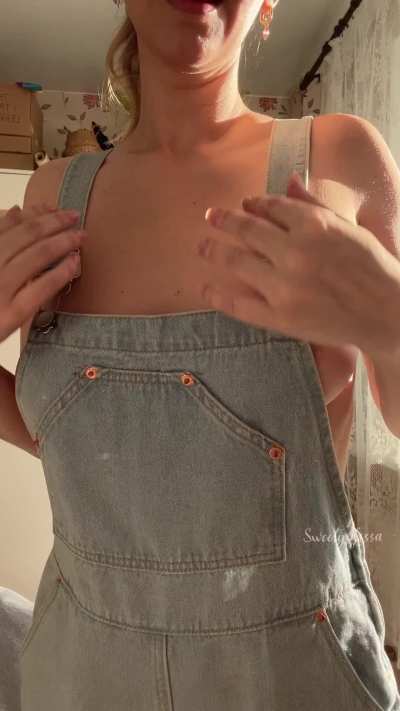 Checking how my side boob looks in overalls 🥰