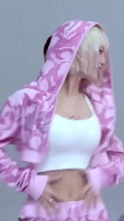 TWICE - Momo