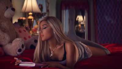 I can't stop pumping for Ariana Grande! 