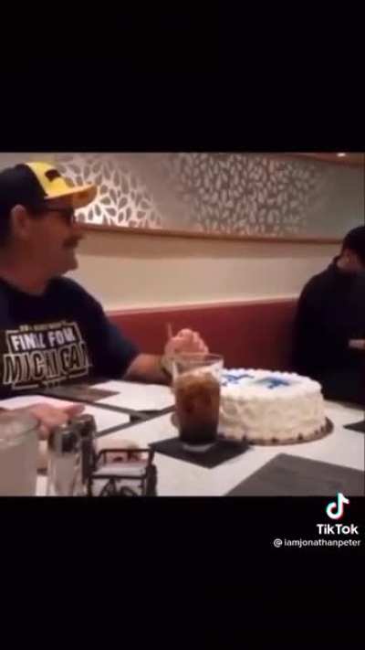 Cancer survivor meets his life saving donor