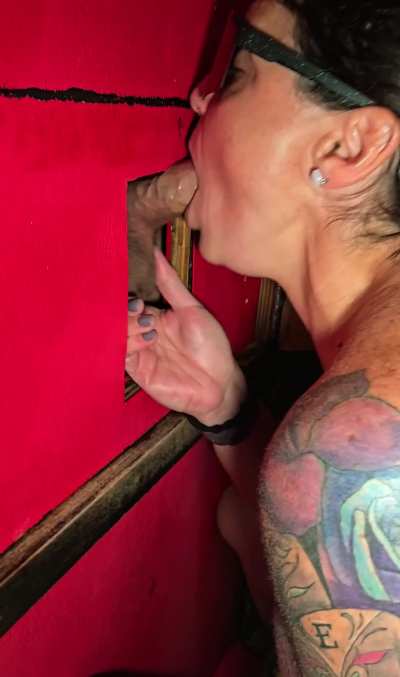 Saturday Gloryhole fun with Cunshot surprise