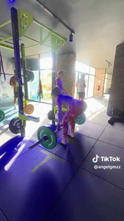 🍑🏋️