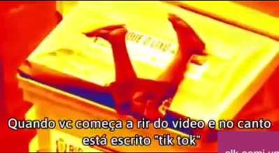 É foda.