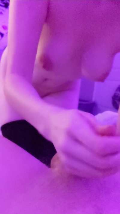 Your favorite, Egirl here to suck cock all simptember long