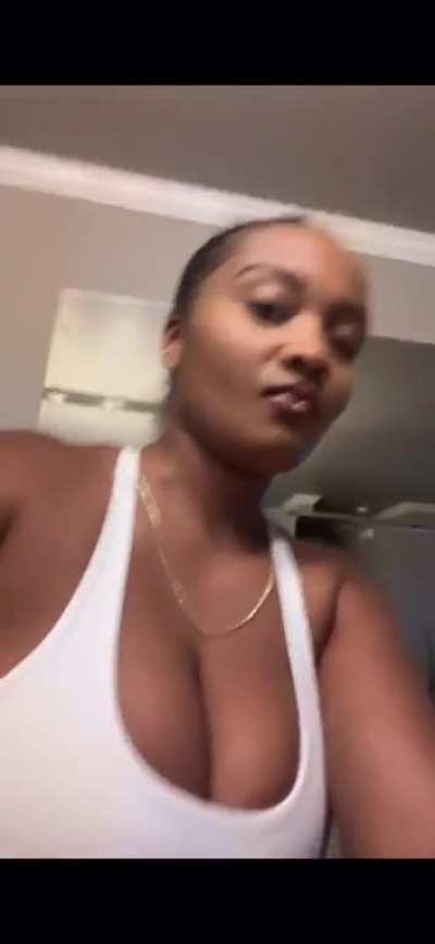 Tig ol Bitties 🔥