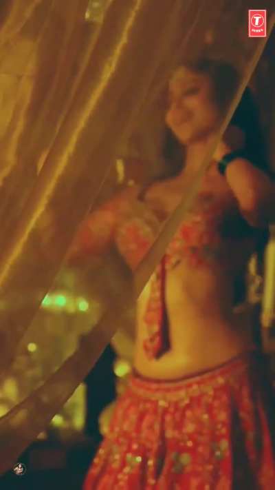 Mouni Roy