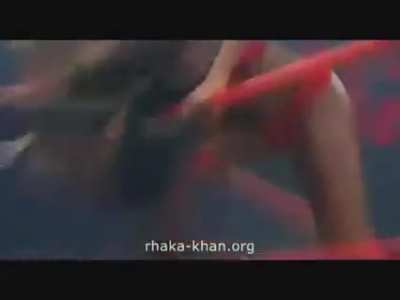 Rahka Khan’s miscue with ropes