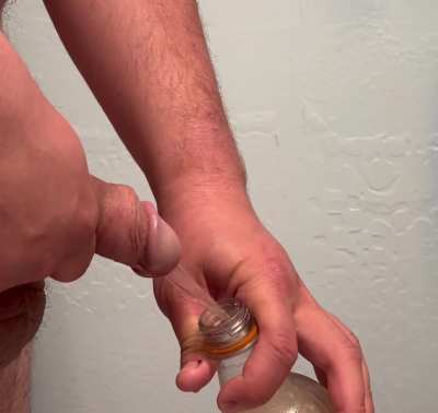 (28) Unloading a full Liter, of my golden brew😮<wbr>‍💨
