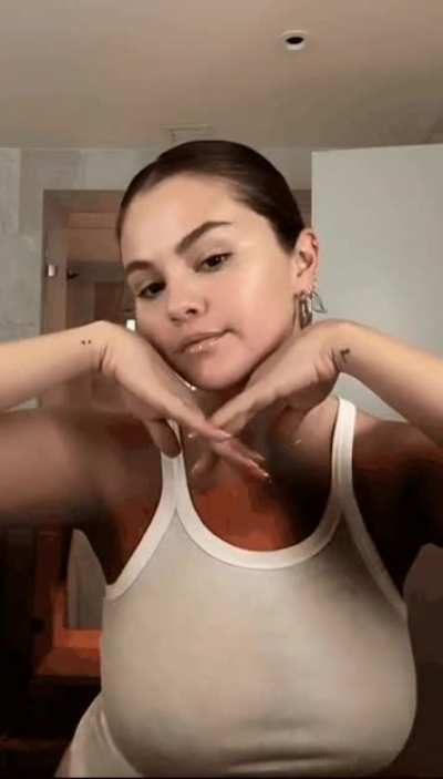 Selena Gomez and her massive tits