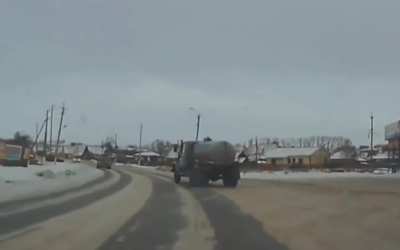 Russia: Cammer skids into car (1) 