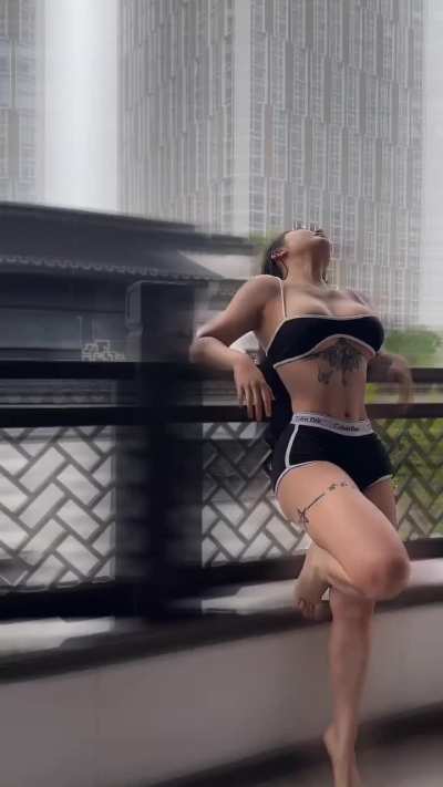 Syx hitomi 