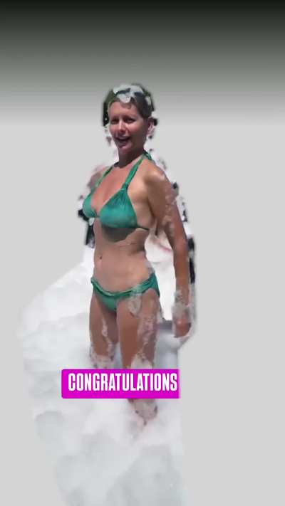 Green bikini squats