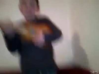 Unusual way to play on ukulele