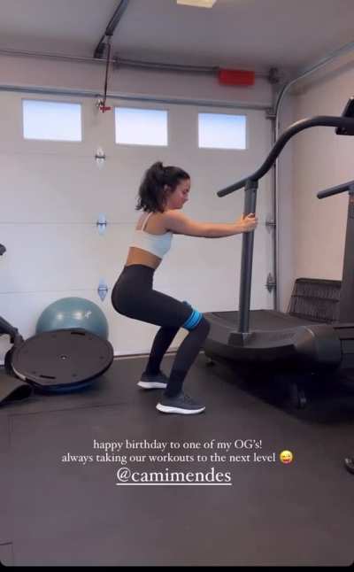 Camila Mendes