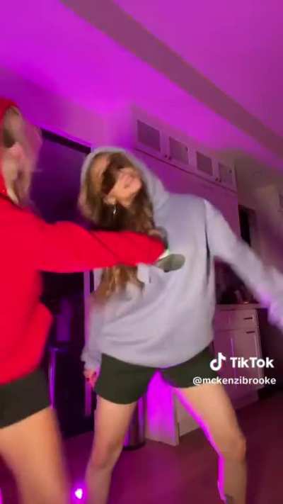 Mckenzi shaking ass
