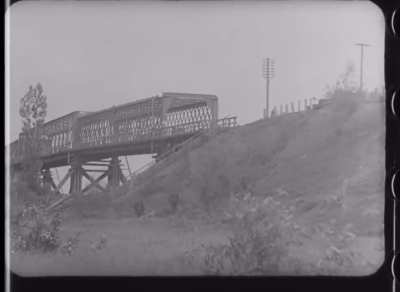 German soldiers attack a bridge in Dnipro (Sept 1941) 