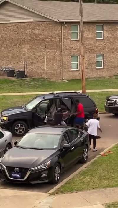 Cop Came Thru and Sprayed Everyone Up With Mace During A Huge Brawl