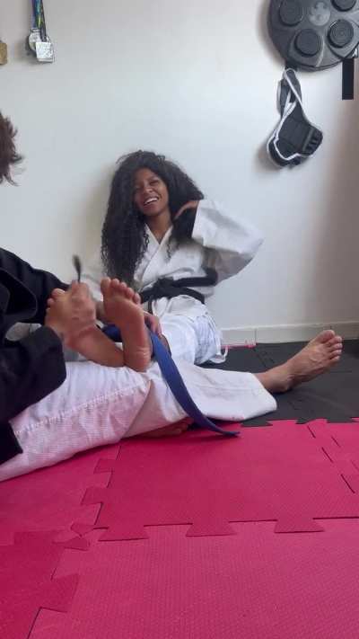 Keylla kicks tickle