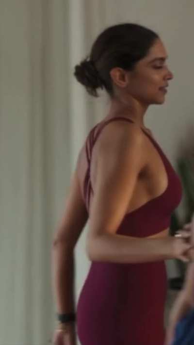 Aaahh fuckk kya sexy badan hai ufff! Boobe daba daba kar chodna hai yaarr! 🤤🔥💦 lund fudak rha hai bc sssss!!