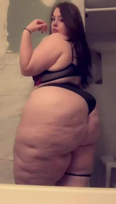 wanna make me your chubby little slave?