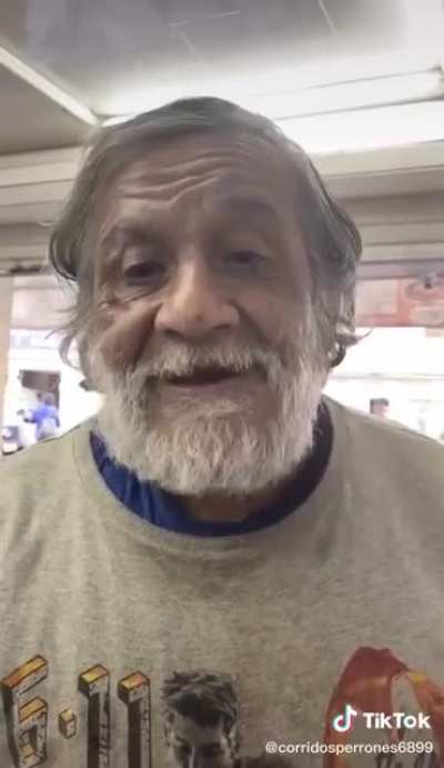 Este hombre sí sabe de la vida.