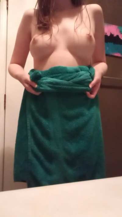 (OC) Post-shower [reveal] 🤭😉