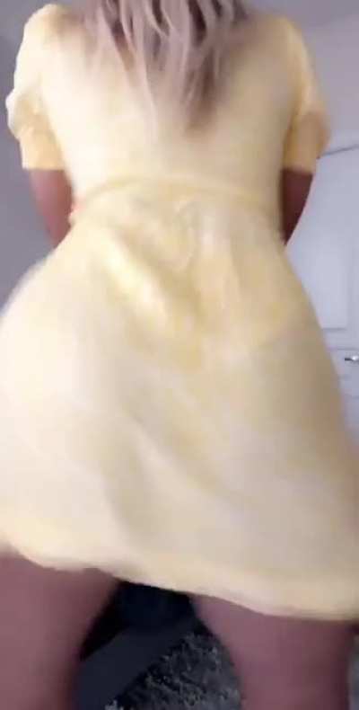 Doing some twerk