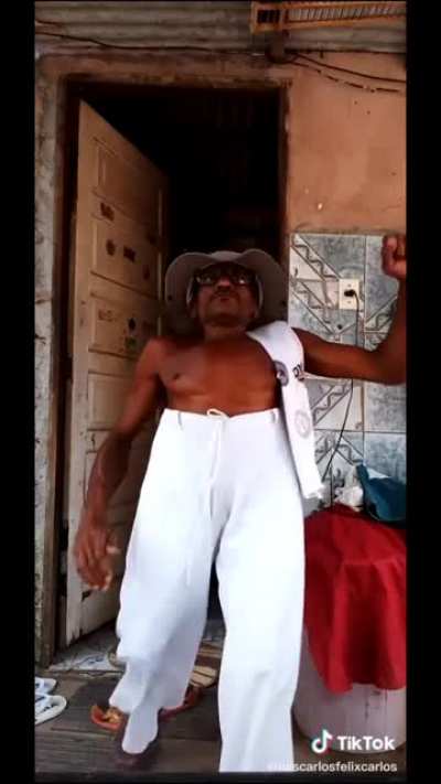 Velho Capoeirista Rebaixado F0d4-$3...