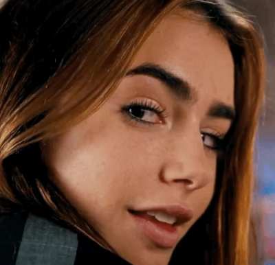 Friend’s sister didn’t mind the “acci<wbr>denta<wbr>l” butt grab… [Lily Collins]