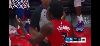 [Highlight] James Harden intentionally inbounds the ball off a defender's leg to reset the shot clock