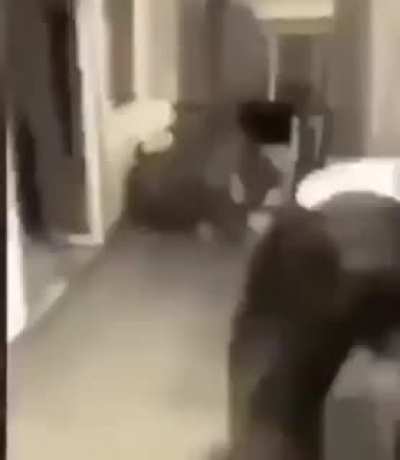 😶