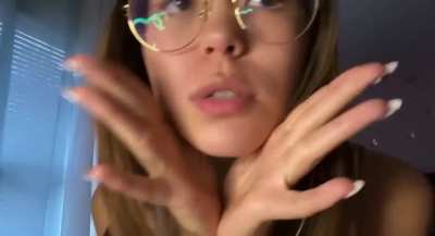 Another kissing vid from Tiptoe