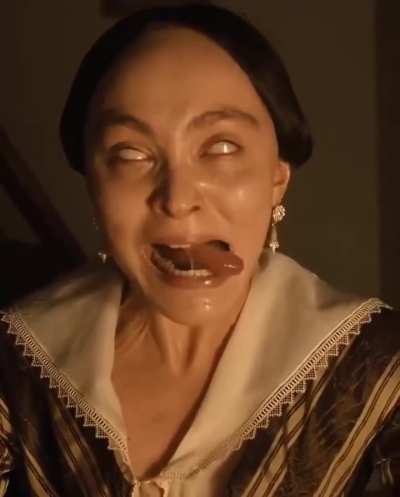 The disturbing possession scenes of Lily-Rose Depp in Nosferatu were 100% real. Robert Eggers confirmed that no digital manipulation was used: it was all an impressive physical performance by the actress. Did you think they used tricks?