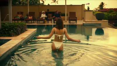 Alex in The White Lotus - Season 1, Episode 1 - 2021