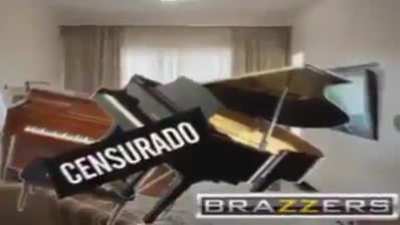 Two pianos one chord