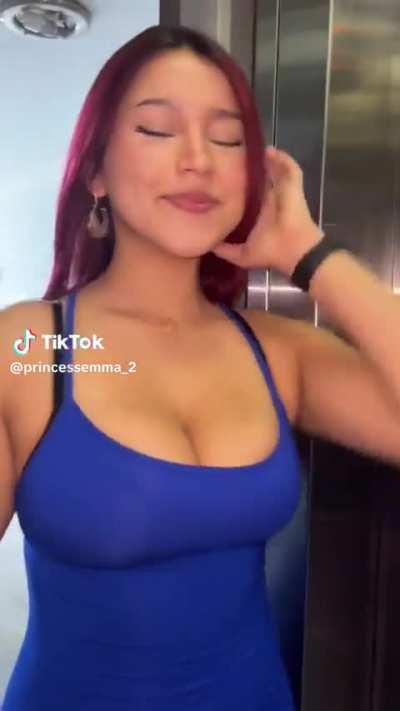 @princessemma_2 Do you like coworkers like me?