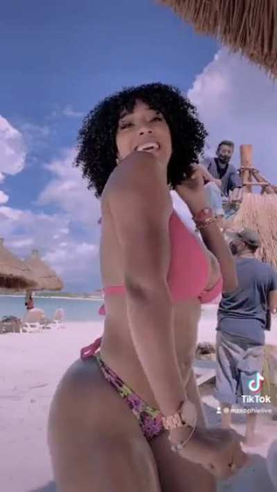 Her new tiktok & Instagram (@mzsophielive)