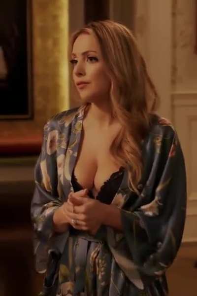 Elizabeth Gillies