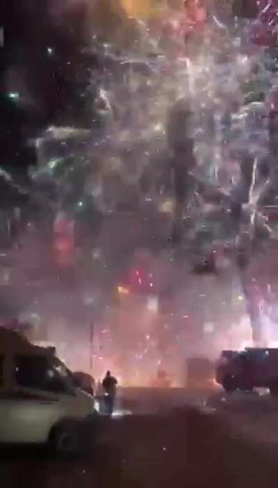 Праздник к нам приходит