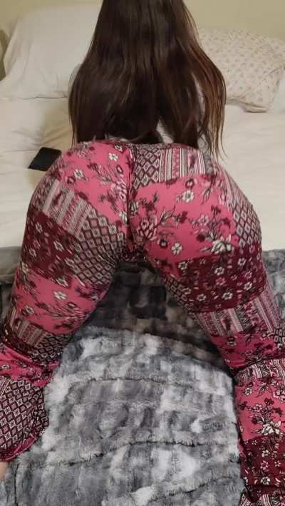 Anyone wanna come over, fuck, play Overwatch and eat pizza tonight?