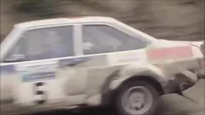 Insane tracking , almost always fully in frame (1977)