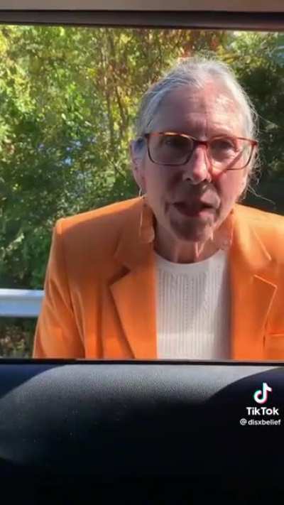 Nice old lady tells other motorists why the traffic is stopped