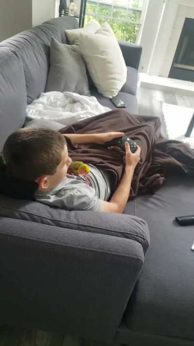 PAY ATTENTION TO ME