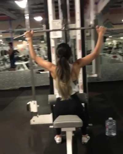 Rae’s hair is so sexy in this😍